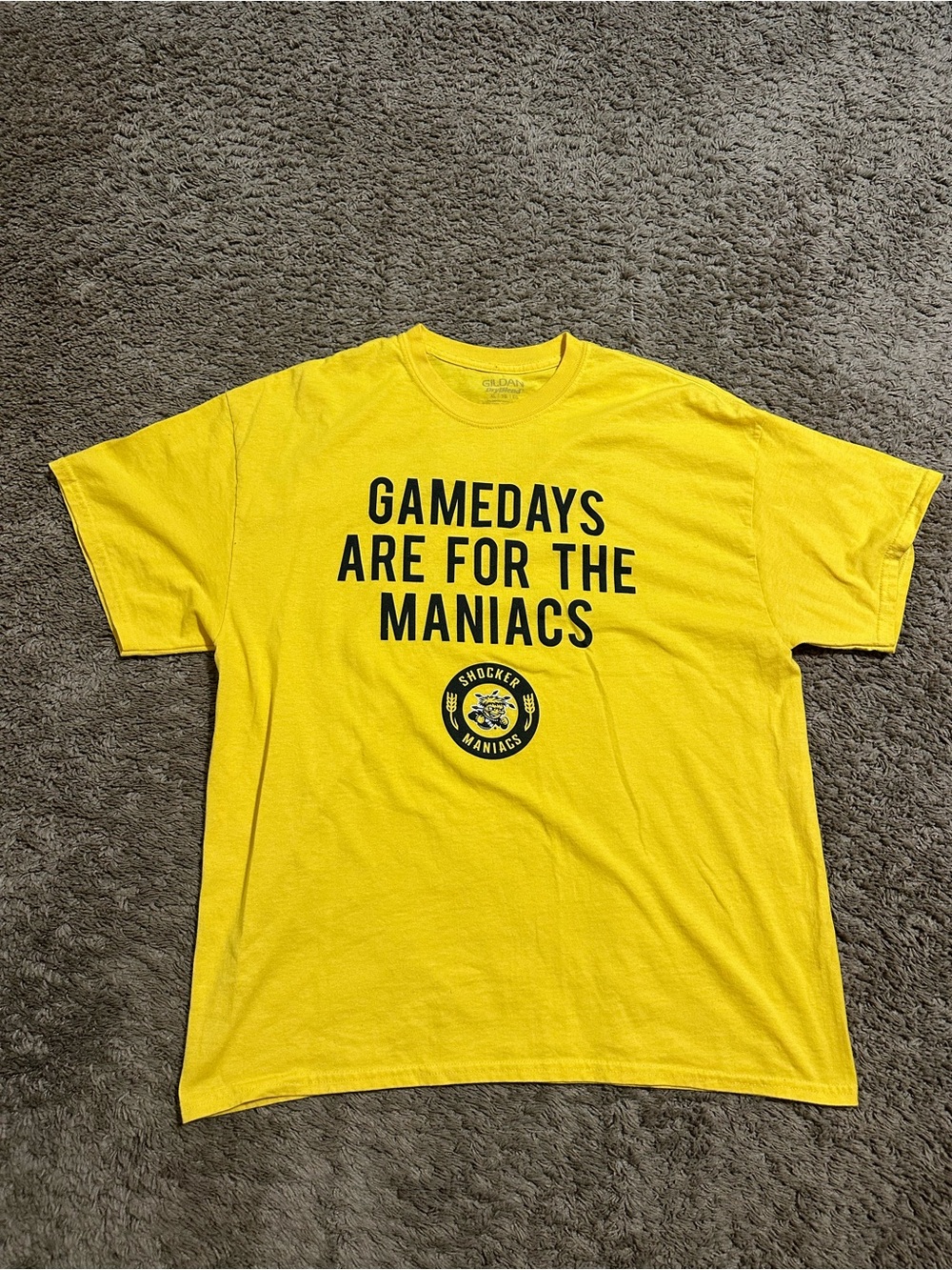 Vintage Wichita state university “shocker” shirt 00s size Xl